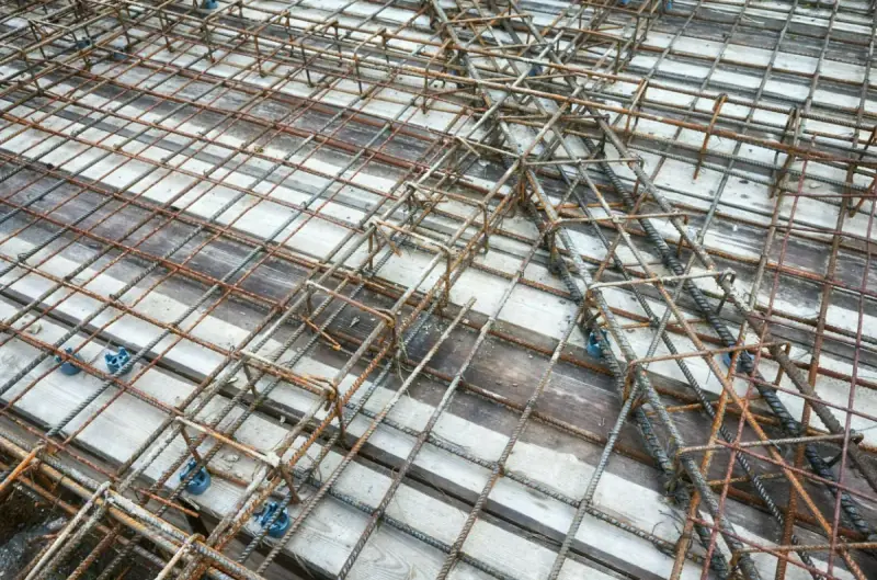 Wiremesh Mutu U-50 vs Besi Ulir Konvensional: Mana yang Lebih Kuat?