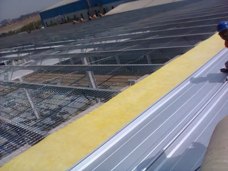 Roofmesh Galvanis: Kenapa Gudang di Kawasan Industri Wajib Pakai Ini